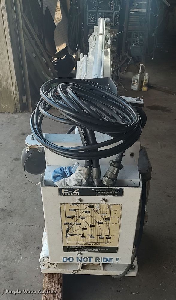 image for item MF9528 S.D.P. Telespection E-Z Hauler  crane