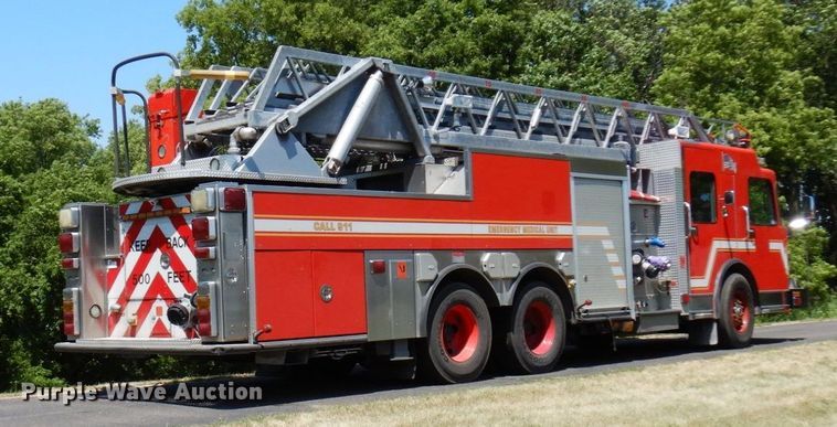 image for item MF9671 2004 Spartan Gladiator  Quint fire truck