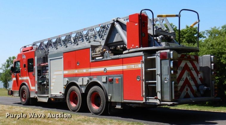 image for item MF9671 2004 Spartan Gladiator  Quint fire truck