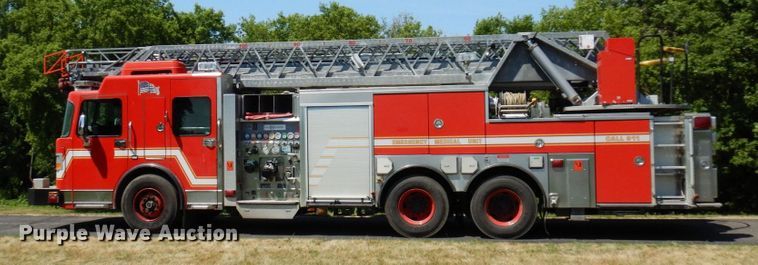 image for item MF9671 2004 Spartan Gladiator  Quint fire truck