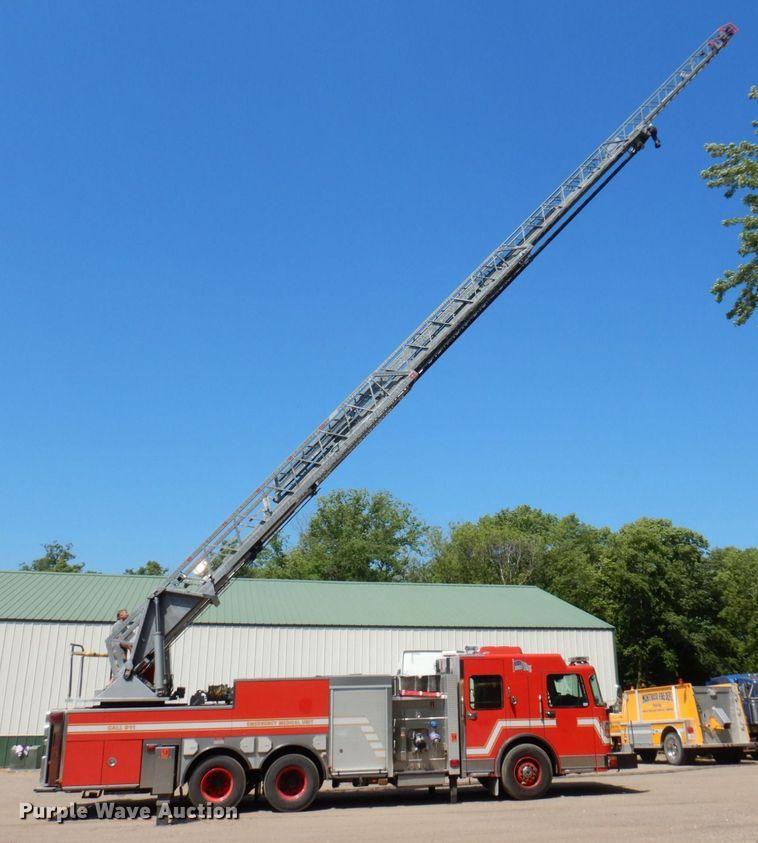 image for item MF9671 2004 Spartan Gladiator  Quint fire truck
