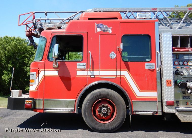 image for item MF9671 2004 Spartan Gladiator  Quint fire truck