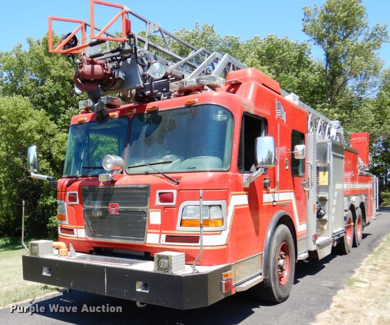 image for item MF9671 2004 Spartan Gladiator  Quint fire truck