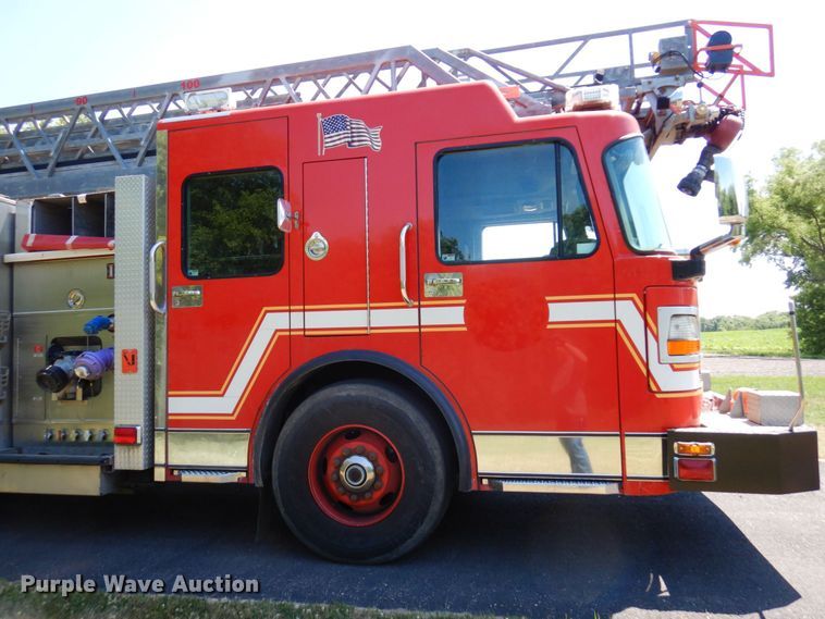 image for item MF9671 2004 Spartan Gladiator  Quint fire truck