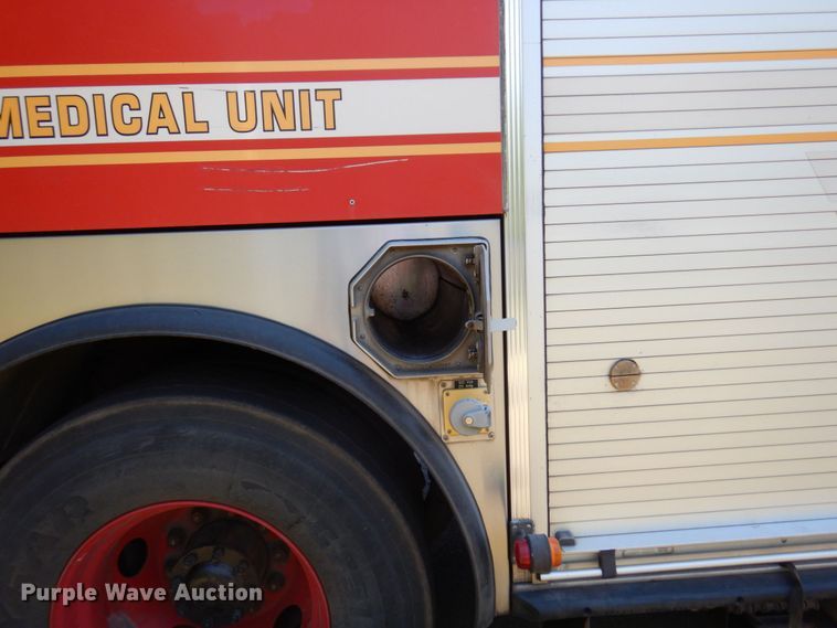 image for item MF9671 2004 Spartan Gladiator  Quint fire truck