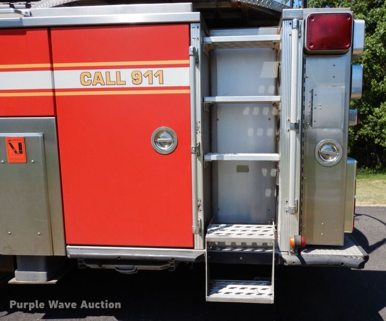 image for item MF9671 2004 Spartan Gladiator  Quint fire truck