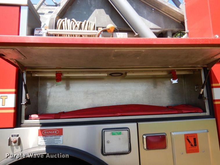 image for item MF9671 2004 Spartan Gladiator  Quint fire truck
