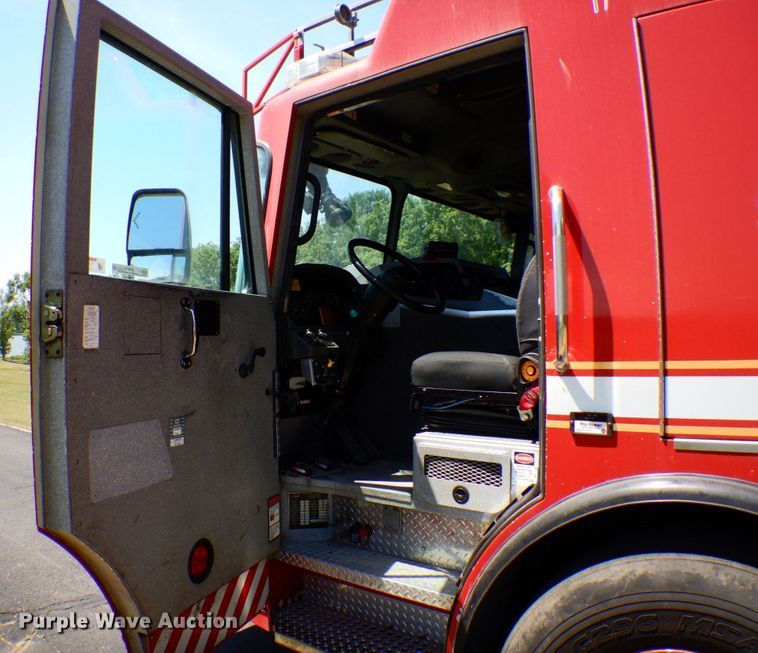 image for item MF9671 2004 Spartan Gladiator  Quint fire truck