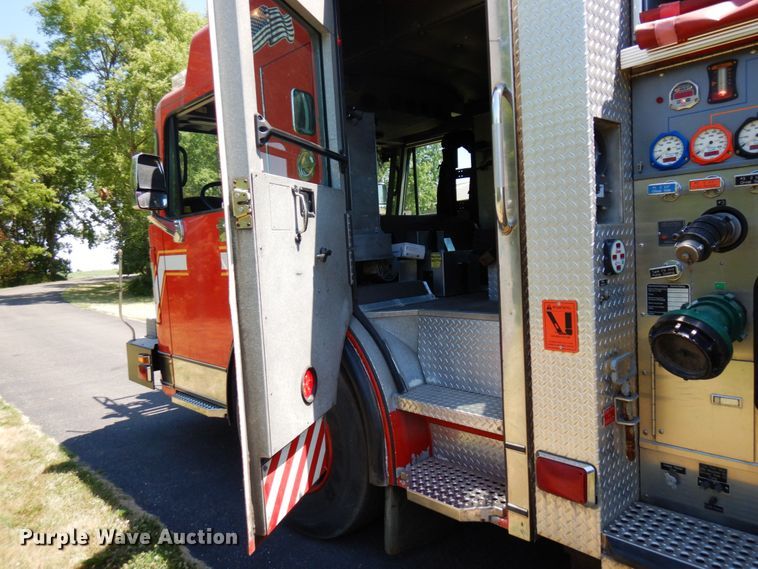 image for item MF9671 2004 Spartan Gladiator  Quint fire truck