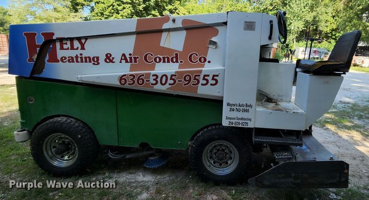 image for item MK9033 Zamboni 552  ice resurfacer