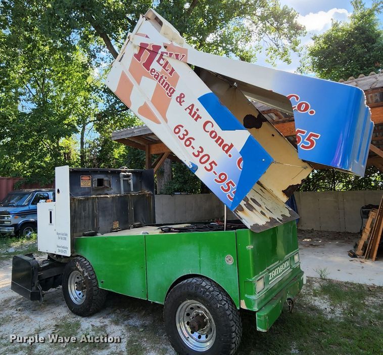 image for item MK9033 Zamboni 552  ice resurfacer