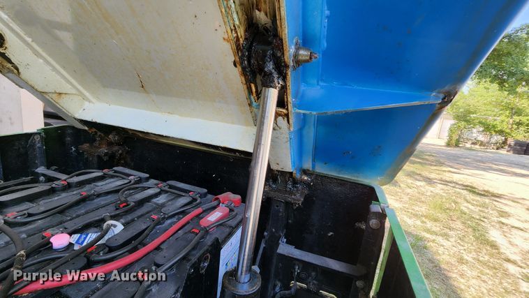 image for item MK9033 Zamboni 552  ice resurfacer