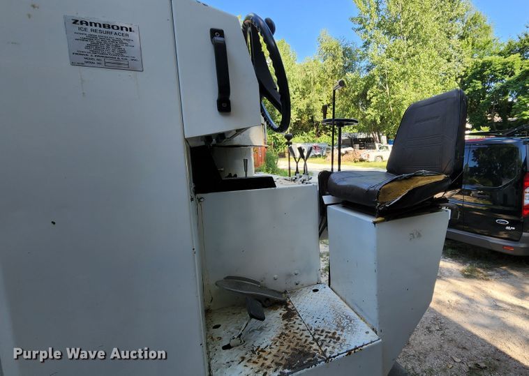 image for item MK9033 Zamboni 552  ice resurfacer