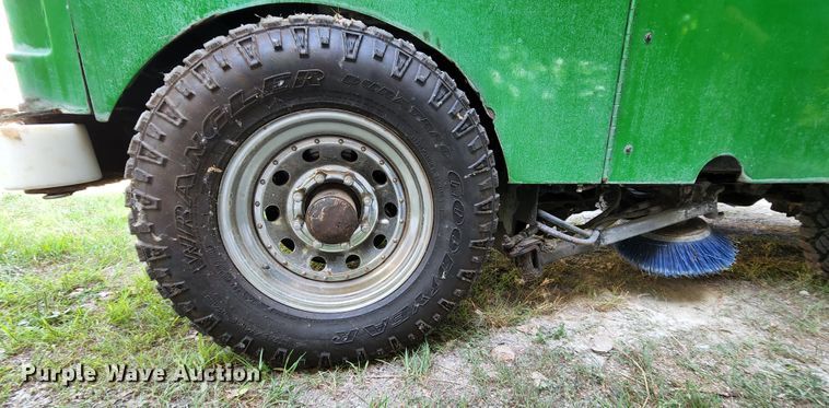 image for item MK9033 Zamboni 552  ice resurfacer