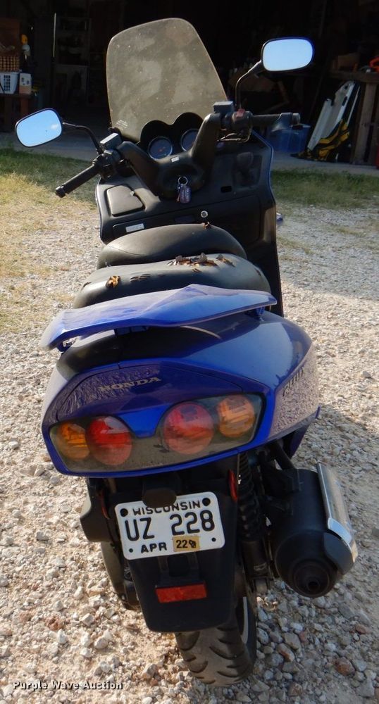 image for item MK9587 2006 Honda Reflex  scooter