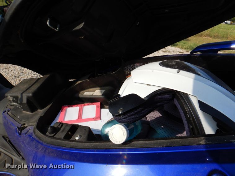 image for item MK9587 2006 Honda Reflex  scooter