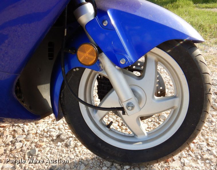 image for item MK9587 2006 Honda Reflex  scooter