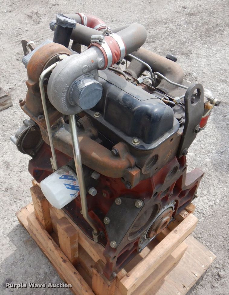 image for item MU9671 New Holland  engine
