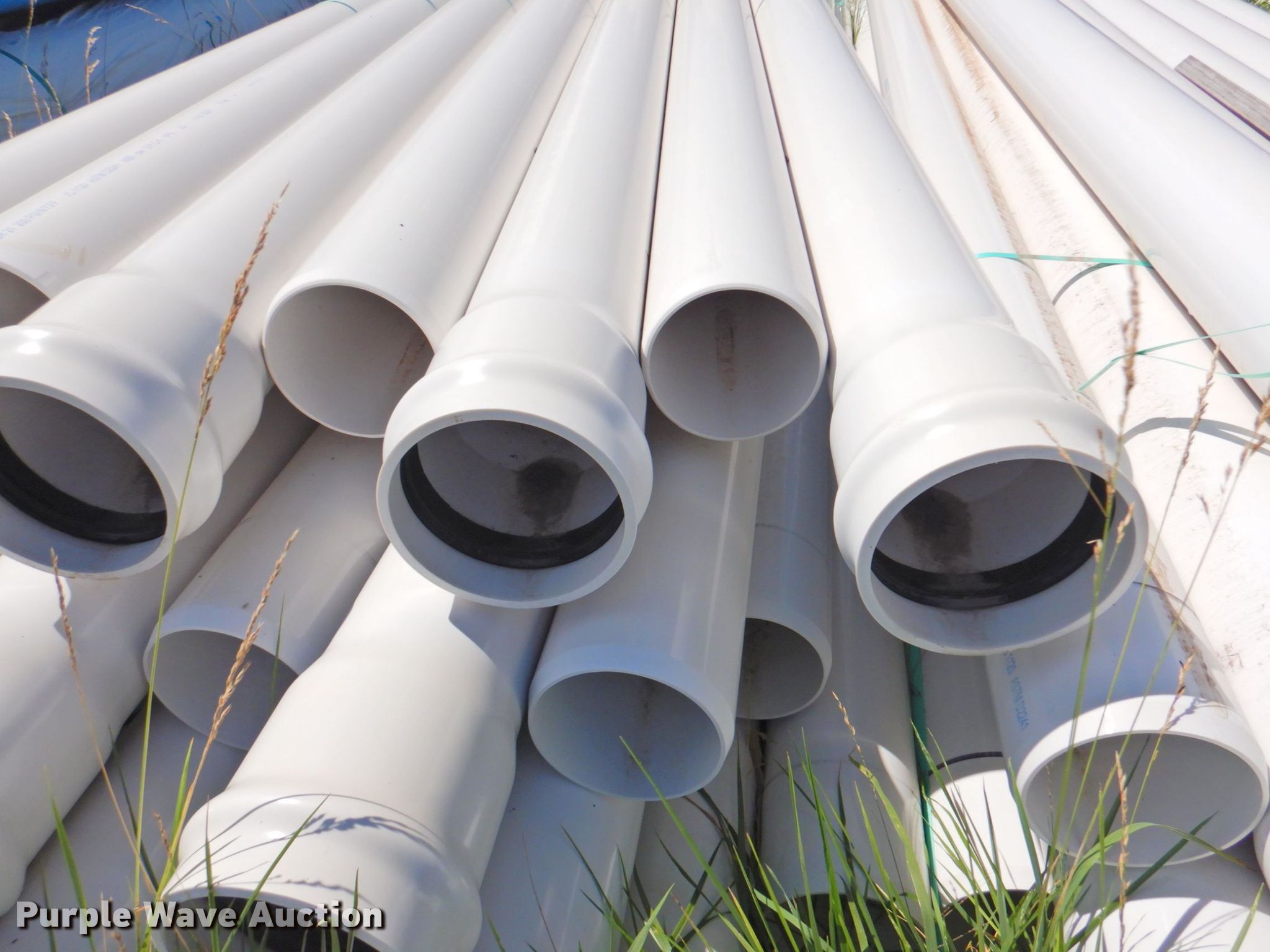 Approximately 48 pieces Sanderson SDR21 PVC pipe in Paola, KS Item
