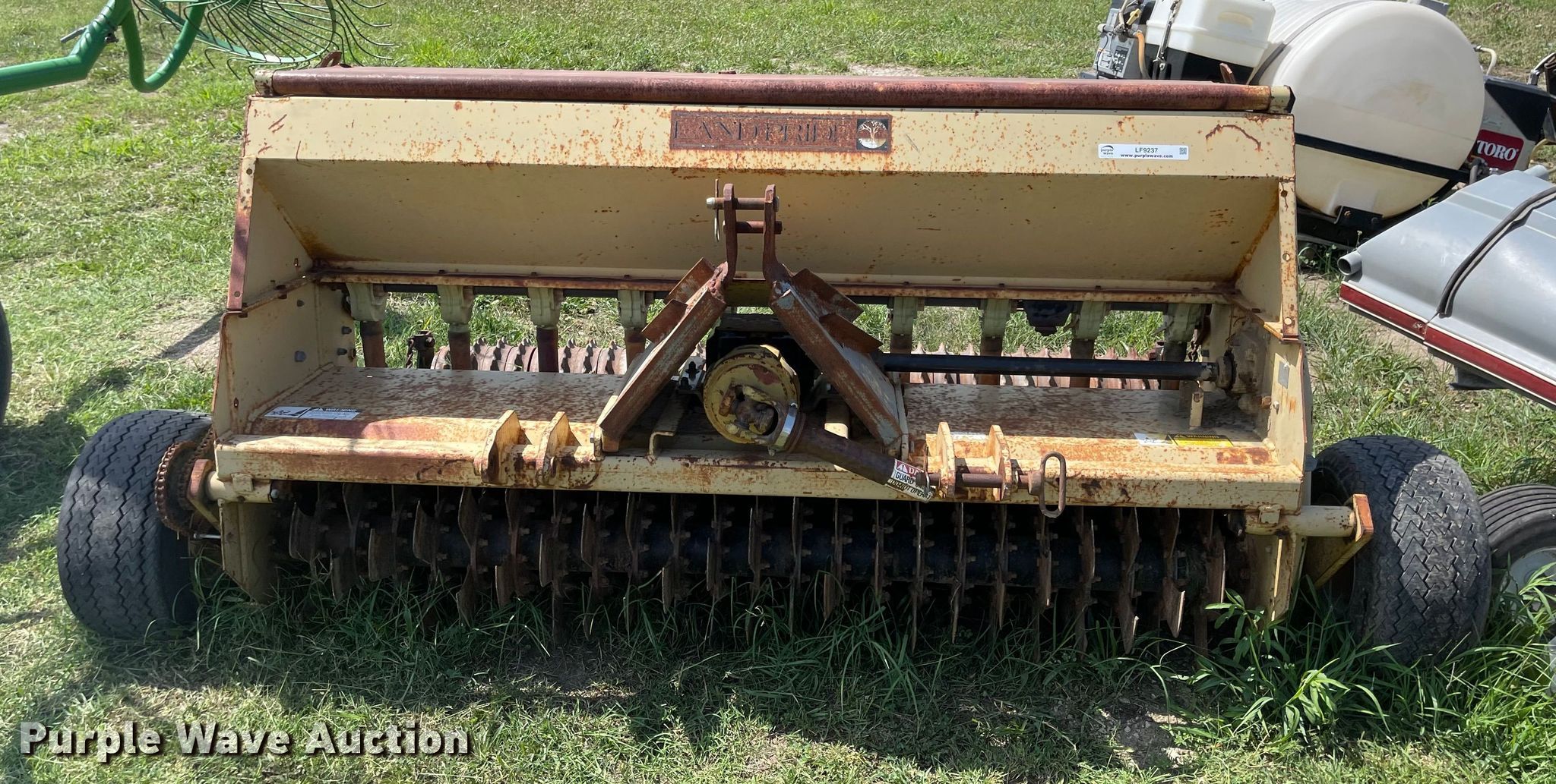 Land Pride 1572 seeder in Gas, KS Item LF9237 sold Purple Wave