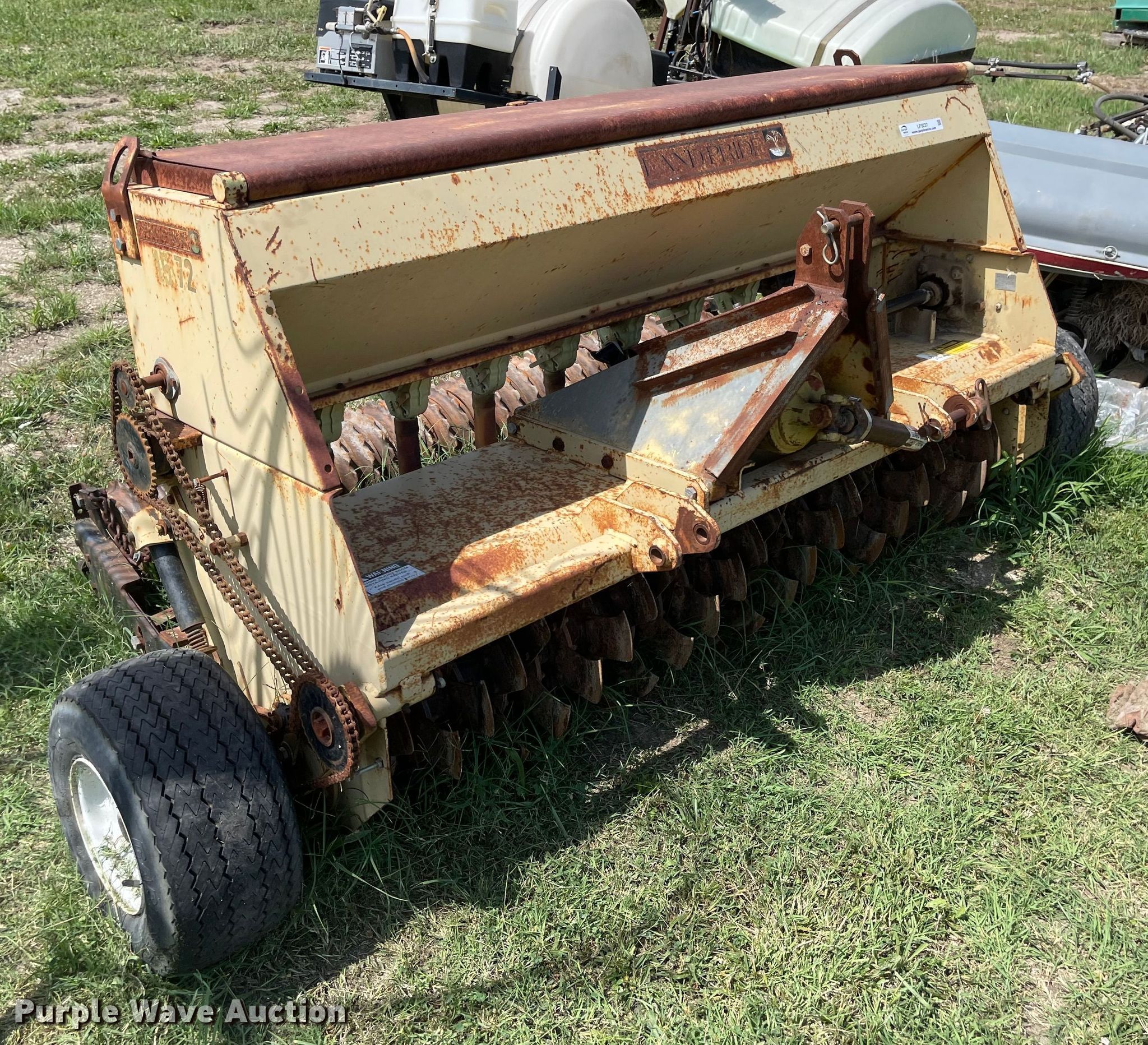 Land Pride 1572 seeder in Gas, KS Item LF9237 sold Purple Wave