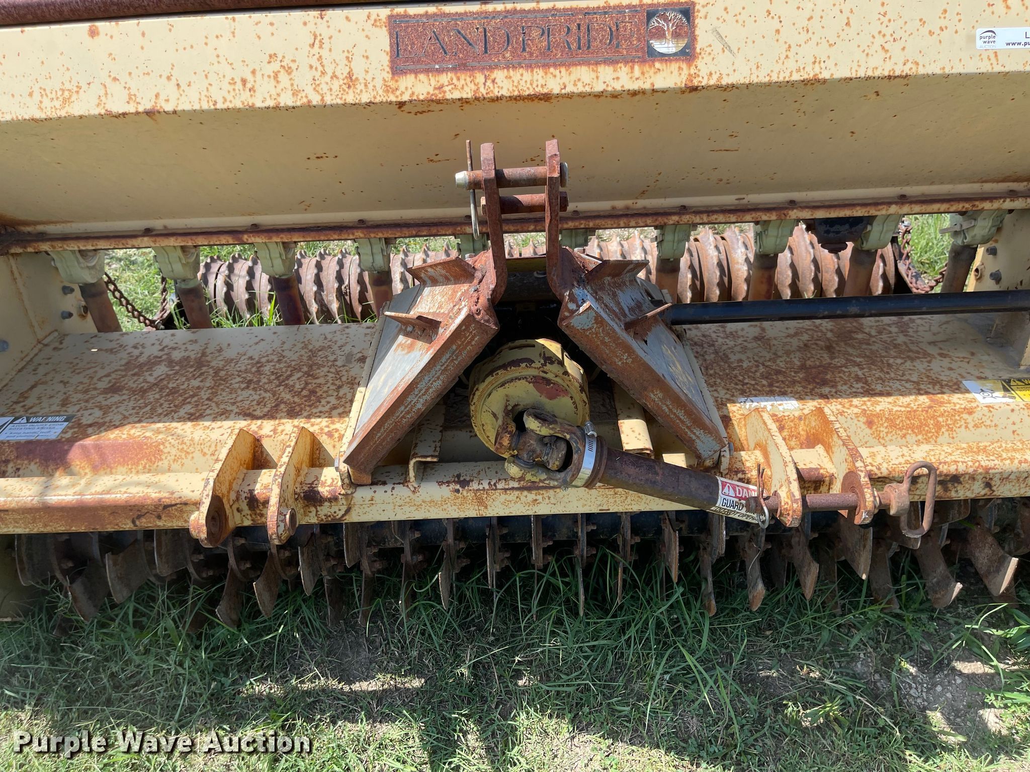 Land Pride 1572 seeder in Gas, KS Item LF9237 sold Purple Wave