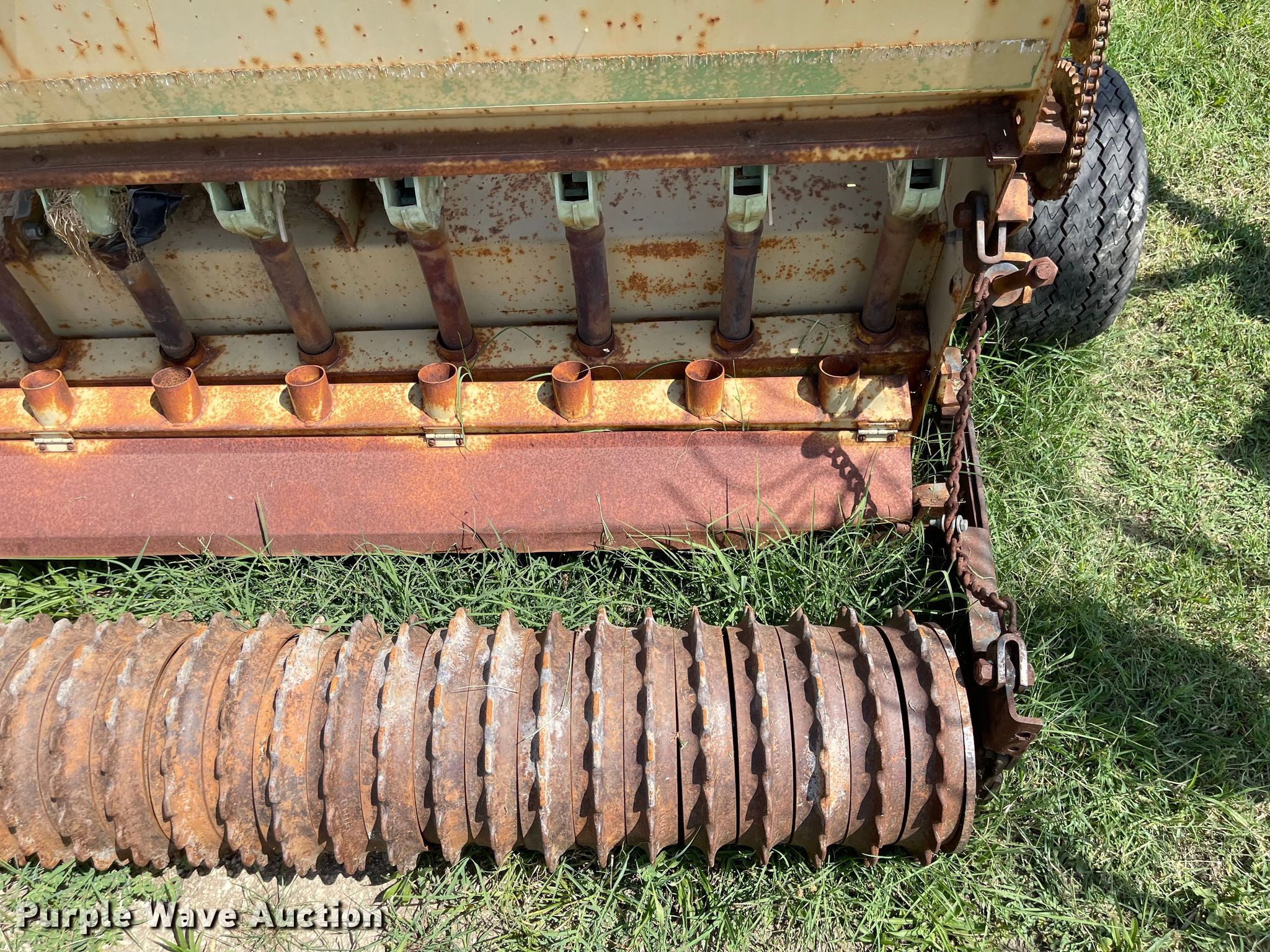 Land Pride 1572 seeder in Gas, KS Item LF9237 sold Purple Wave