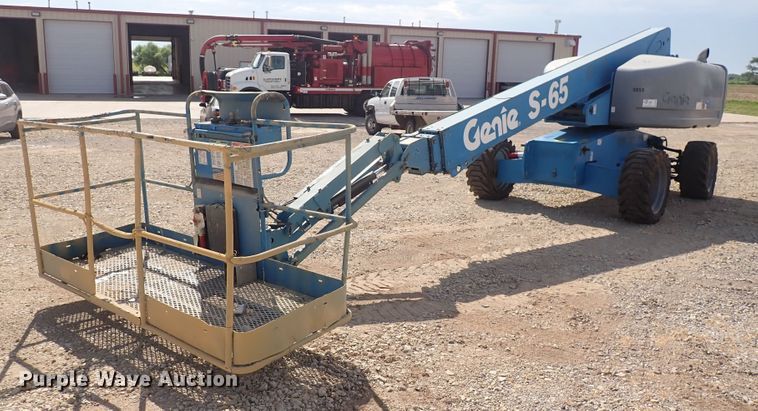 image for item DC4004 2004 Genie S-65  boom lift