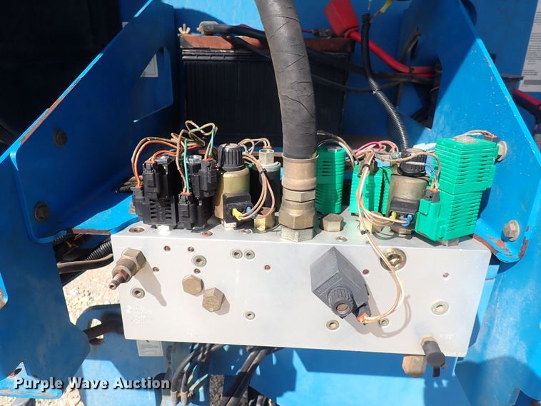 image for item DC4004 2004 Genie S-65  boom lift