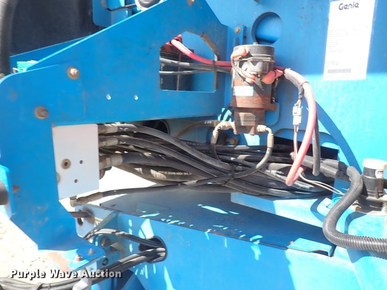 image for item DC4004 2004 Genie S-65  boom lift