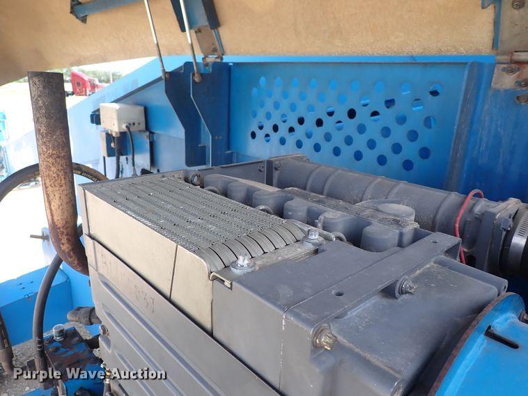 image for item DC4004 2004 Genie S-65  boom lift