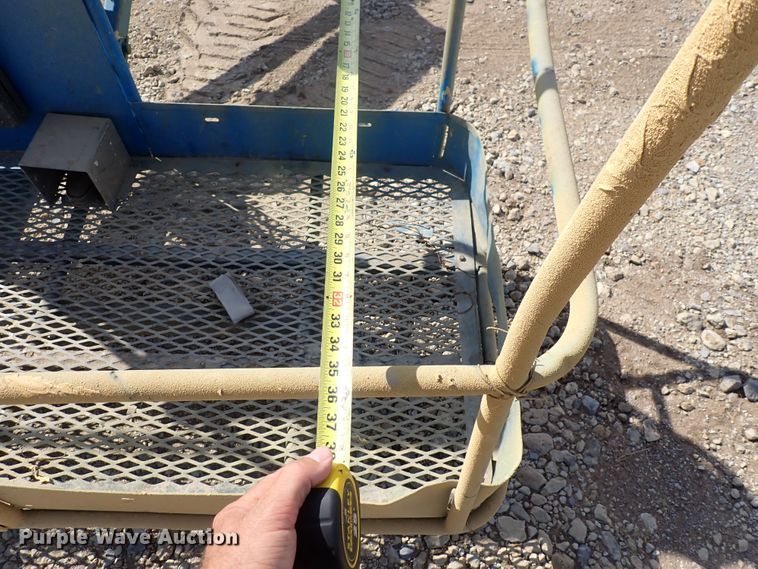 image for item DC4004 2004 Genie S-65  boom lift