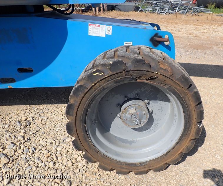 image for item DC4004 2004 Genie S-65  boom lift