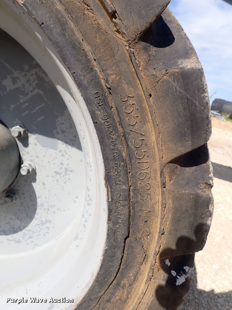 image for item DC4004 2004 Genie S-65  boom lift