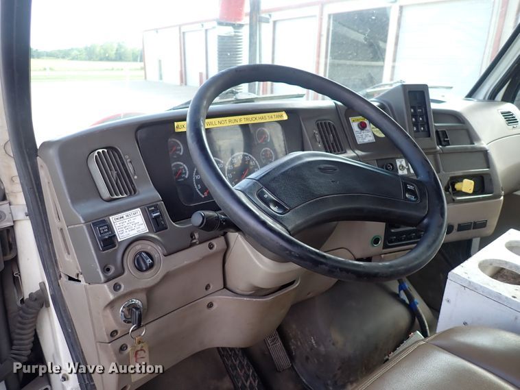 image for item DC4005 2003 Sterling LT7500  sewer jetter truck