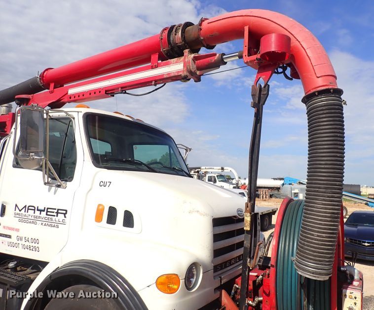 image for item DC4005 2003 Sterling LT7500  sewer jetter truck