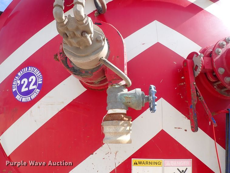 image for item DC4005 2003 Sterling LT7500  sewer jetter truck