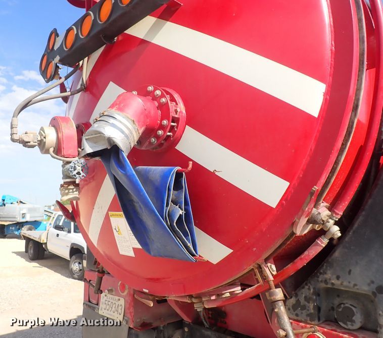 image for item DC4005 2003 Sterling LT7500  sewer jetter truck