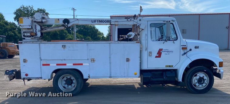 image for item DK6240 1997 International 4700  utility / service truck