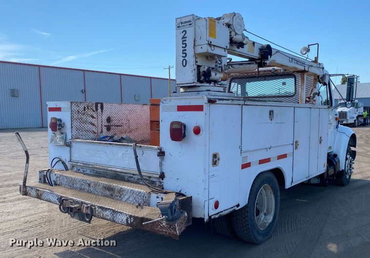 image for item DK6240 1997 International 4700  utility / service truck