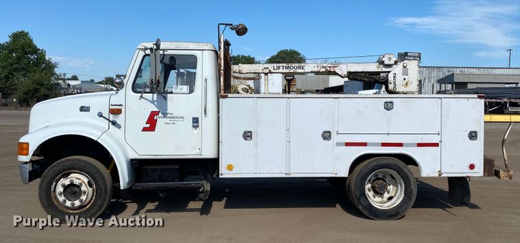 image for item DK6240 1997 International 4700  utility / service truck