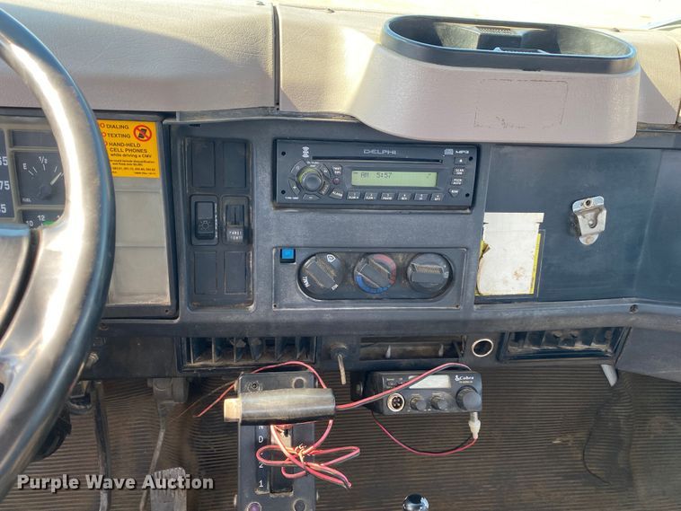 image for item DK6240 1997 International 4700  utility / service truck