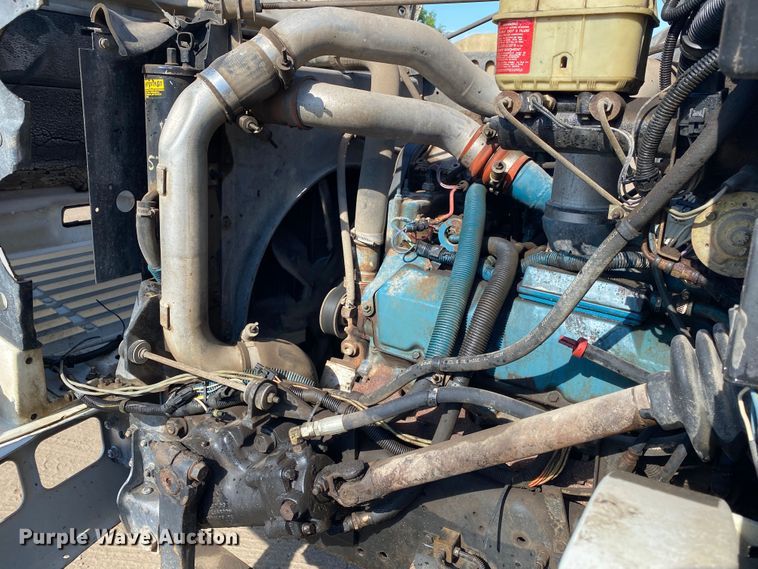 image for item DK6240 1997 International 4700  utility / service truck