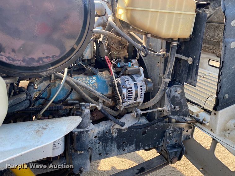 image for item DK6240 1997 International 4700  utility / service truck