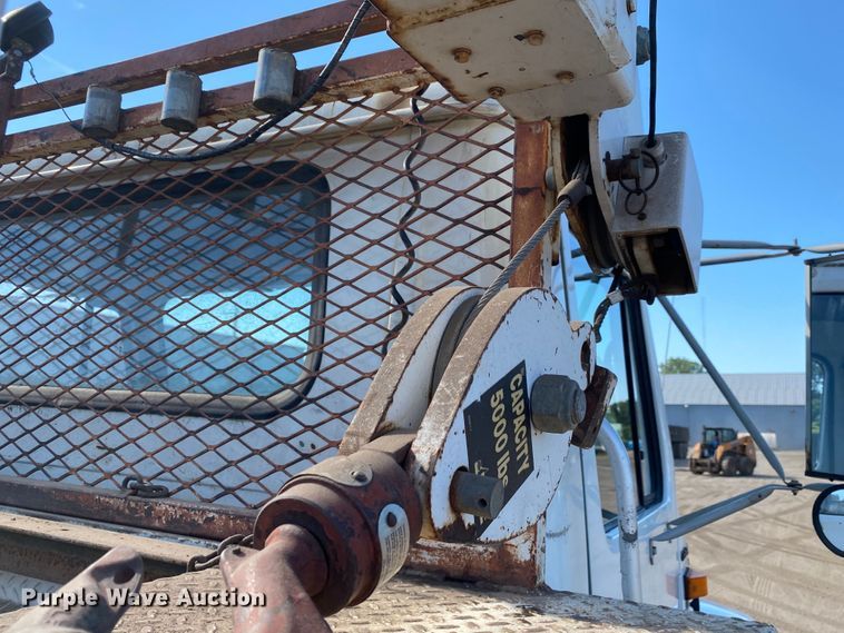 image for item DK6240 1997 International 4700  utility / service truck