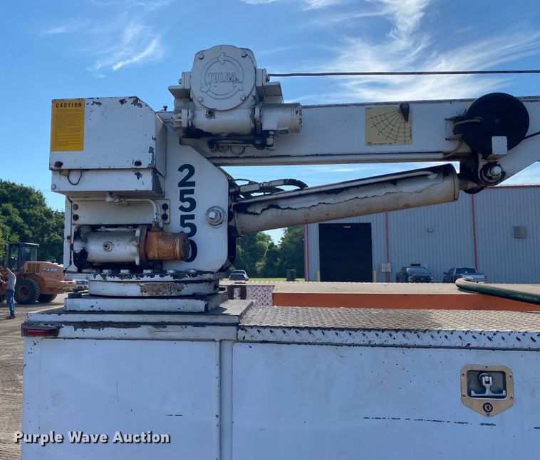 image for item DK6240 1997 International 4700  utility / service truck