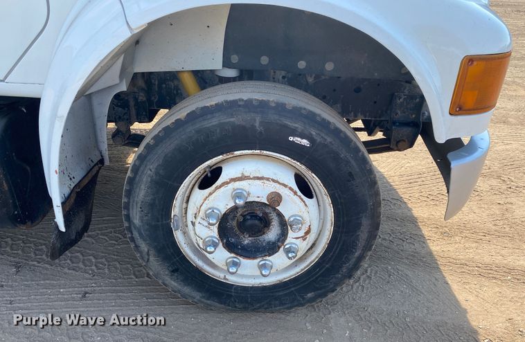 image for item DK6240 1997 International 4700  utility / service truck