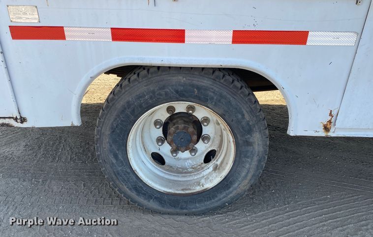 image for item DK6240 1997 International 4700  utility / service truck