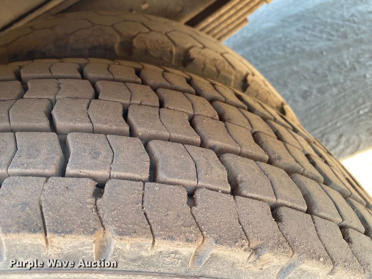 image for item DK6240 1997 International 4700  utility / service truck