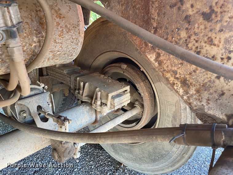 image for item DK6242 1995 APEC  end dump trailer